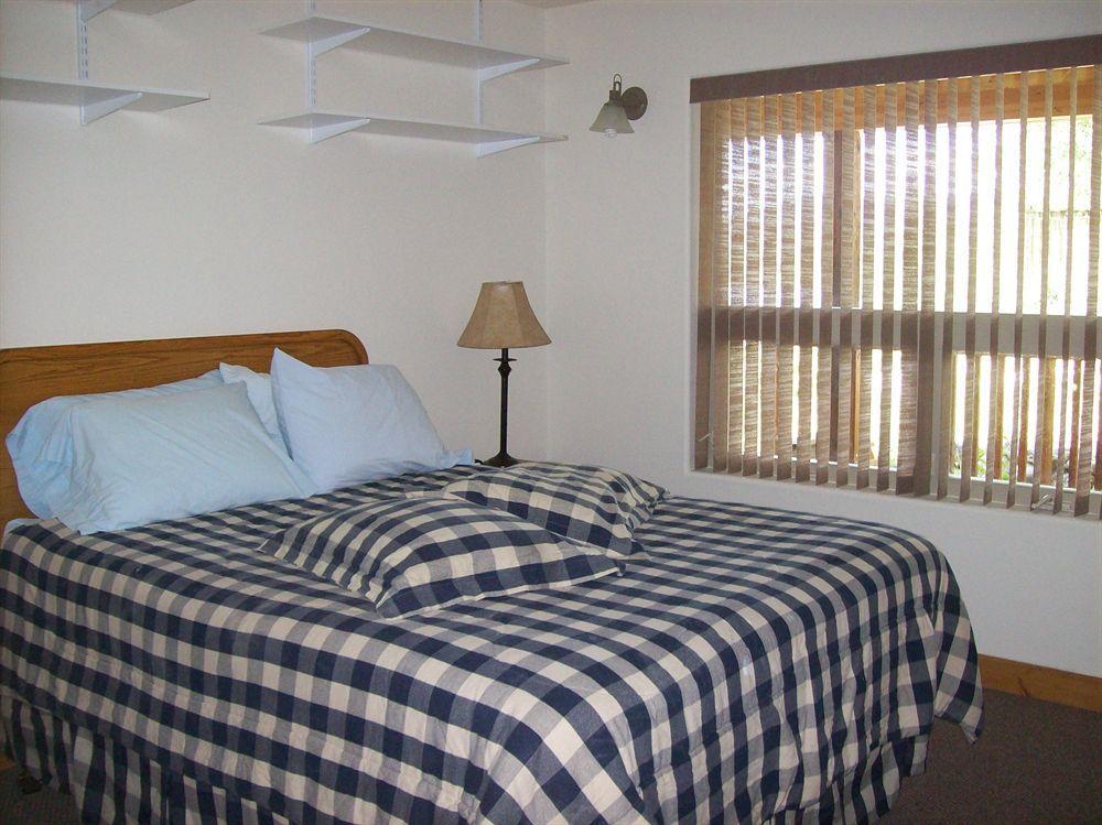 Western Riviera Lakeside Lodging Grand Lake Exterior photo