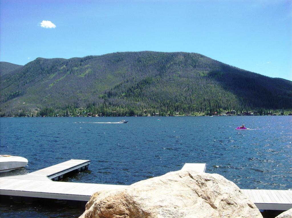 Western Riviera Lakeside Lodging Grand Lake Room photo