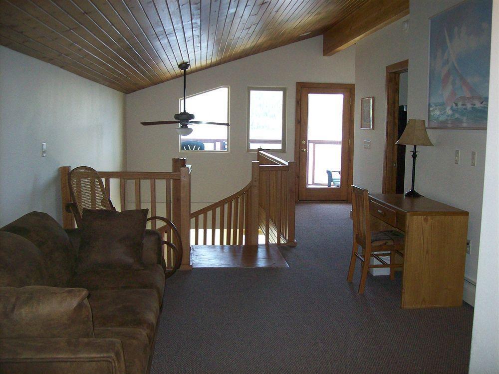 Western Riviera Lakeside Lodging Grand Lake Exterior photo