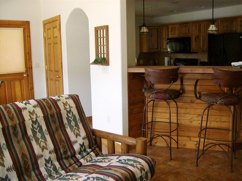 Western Riviera Lakeside Lodging Grand Lake Exterior photo