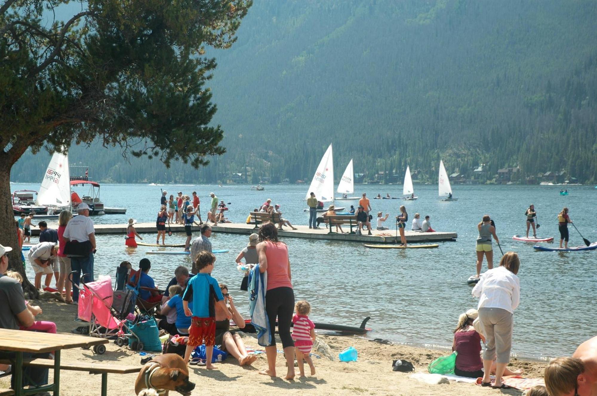 Western Riviera Lakeside Lodging Grand Lake Exterior photo